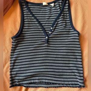 Levi’s Spice Tank Top Large button up in navy & white w/ cute ruffled edge